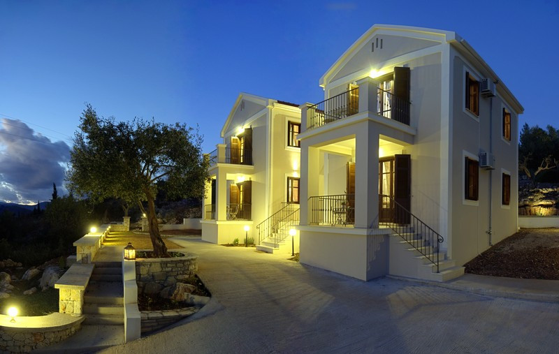 Vathy酒店住宿-Adastra Ithaca Luxury Suites