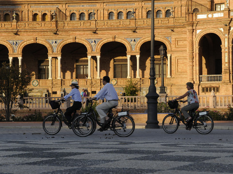 电动自行车之旅-塞维利亚必去景点