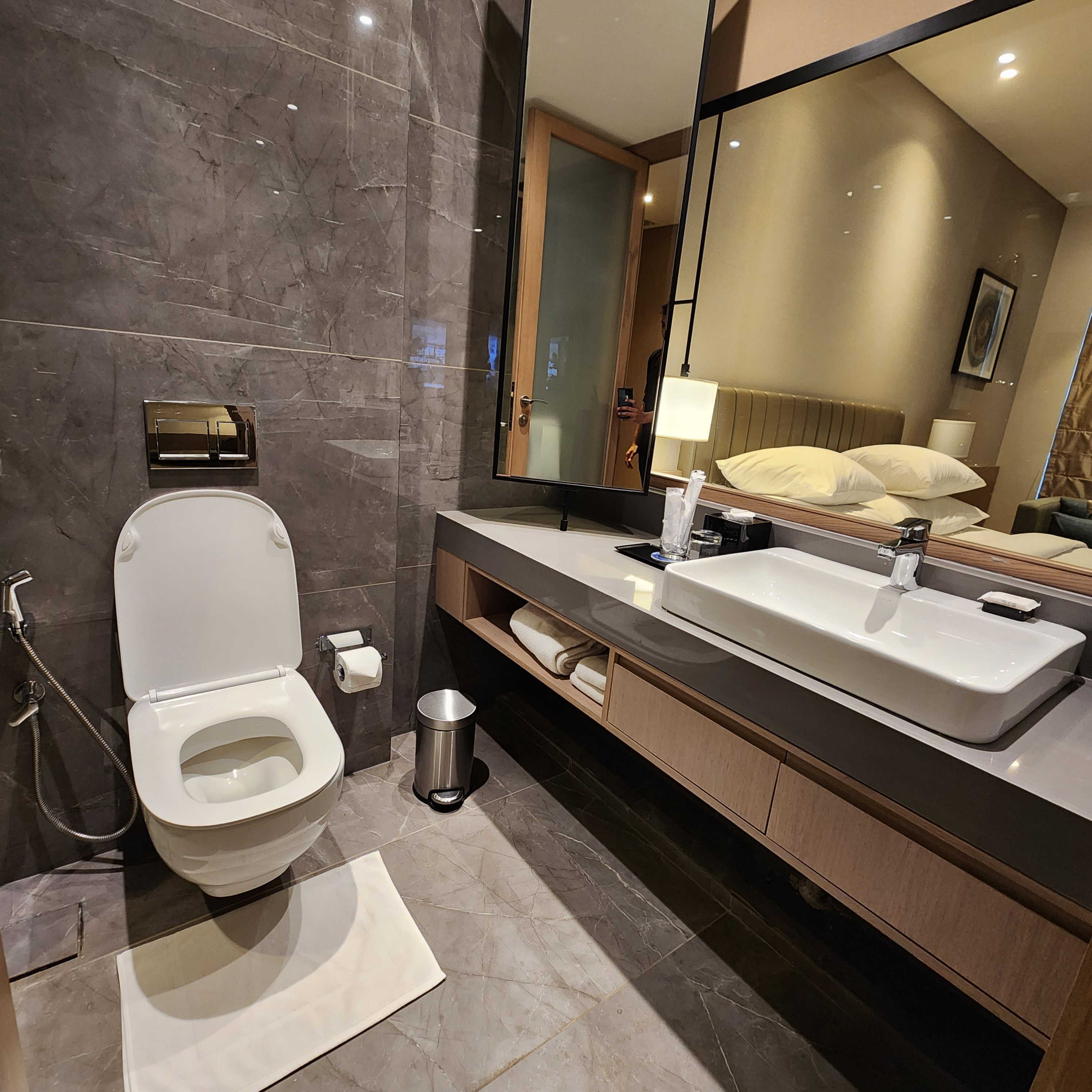 Fairfield by Marriott Vadodara-浴室