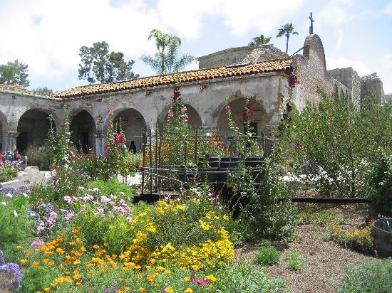 燕子教堂-San Juan Capistrano必去景点