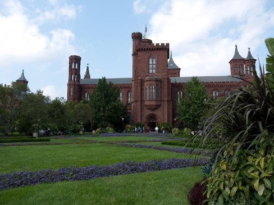 史密森尼学会大厦-华盛顿特区必去景点