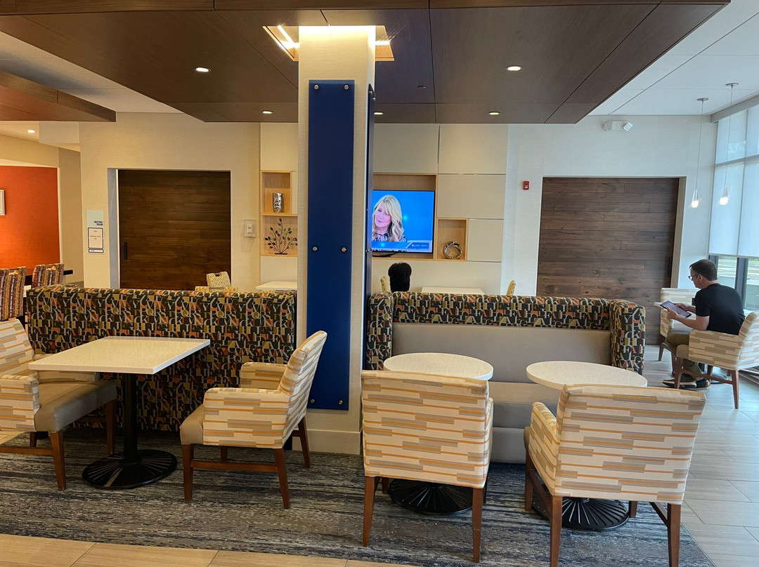 Holiday Inn Express & Suites East Peoria - Riverfront By IHG主图