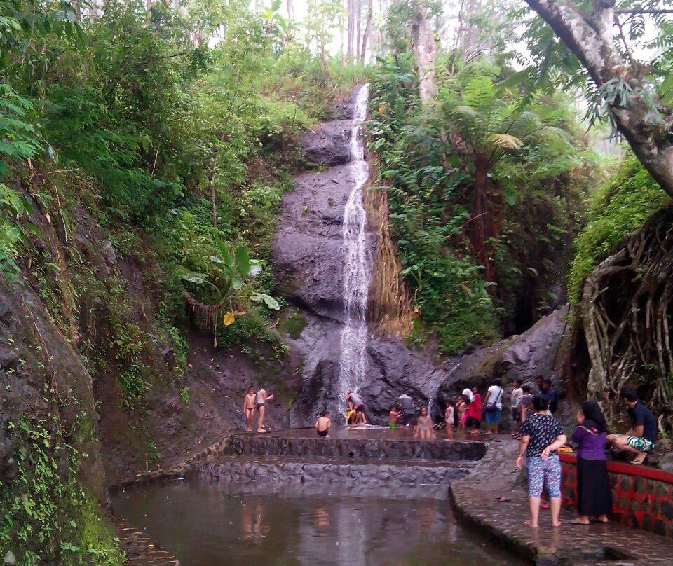 Roro Kuning Waterfall-Nganjuk必去景点