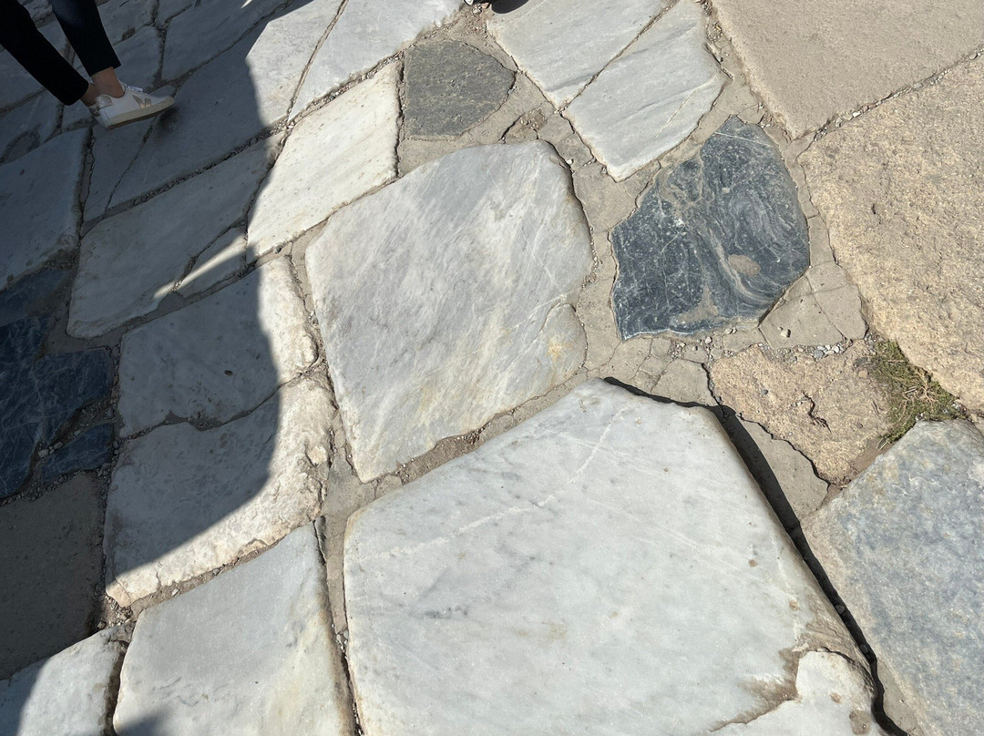 Curetes Street景点图片