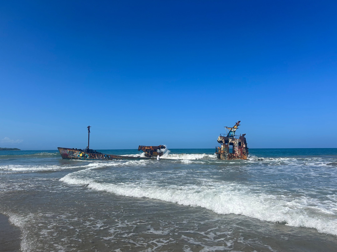 Yicel Shipwreck-Manzanillo必去景点