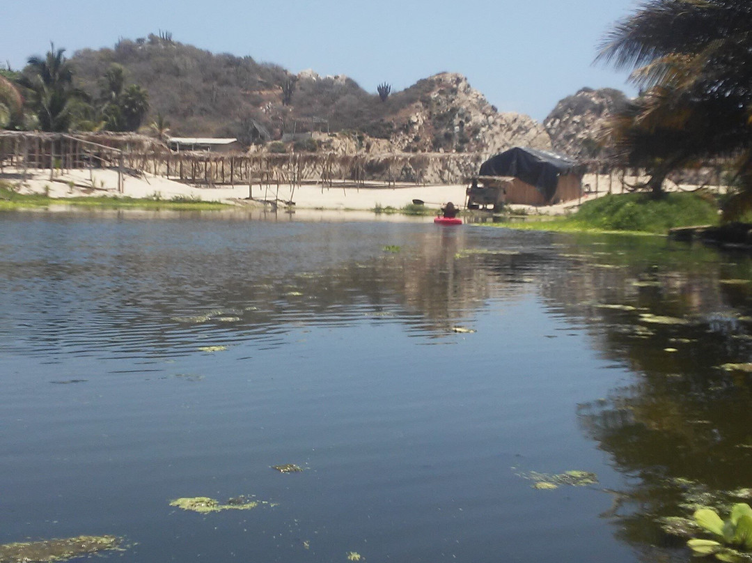 Maruata Beach景点图片
