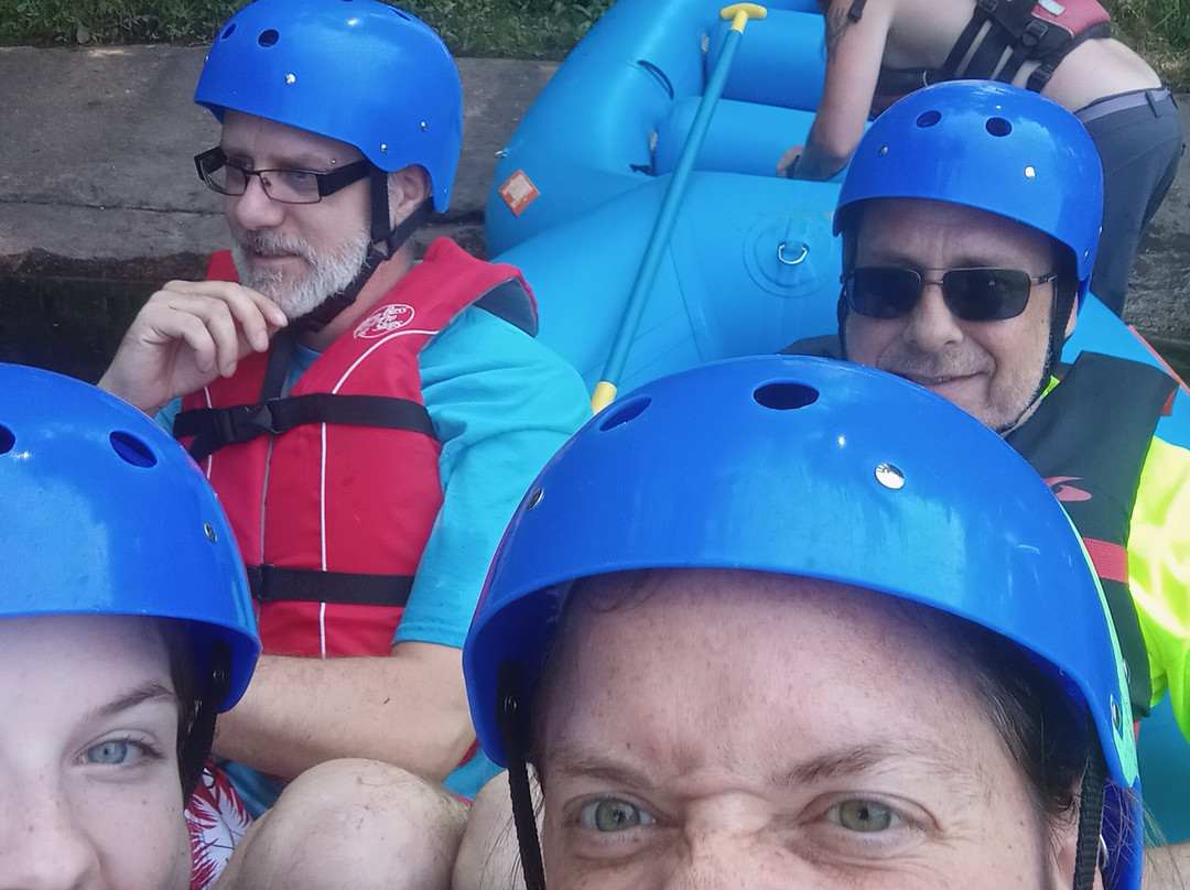 Big Smokey Falls Rafting-Keshena必去景点