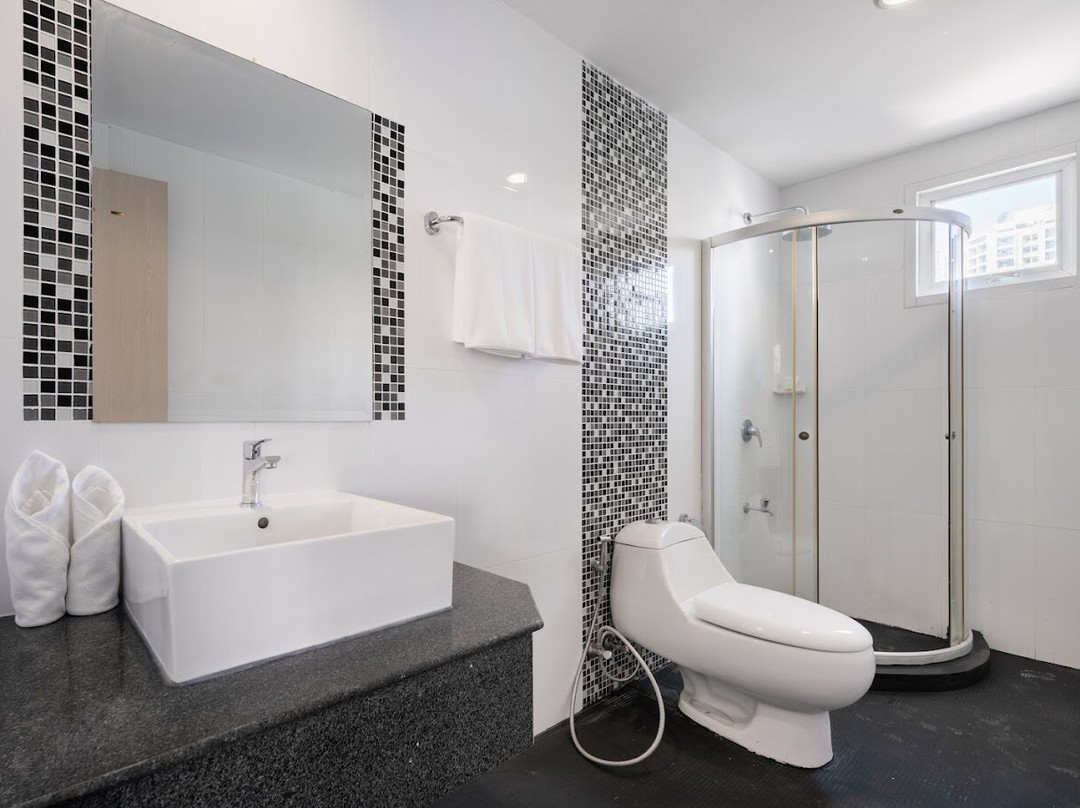 曼谷埃切克沙同酒店主图