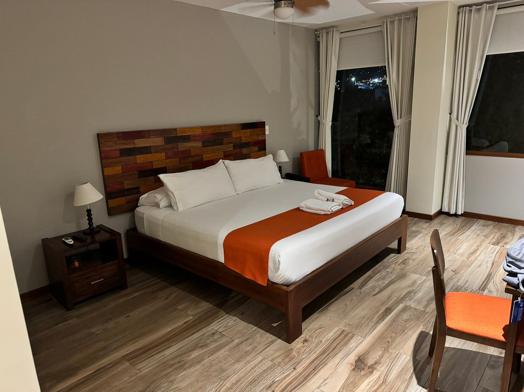 Ilalo Garden Hotel & Restaurant主图