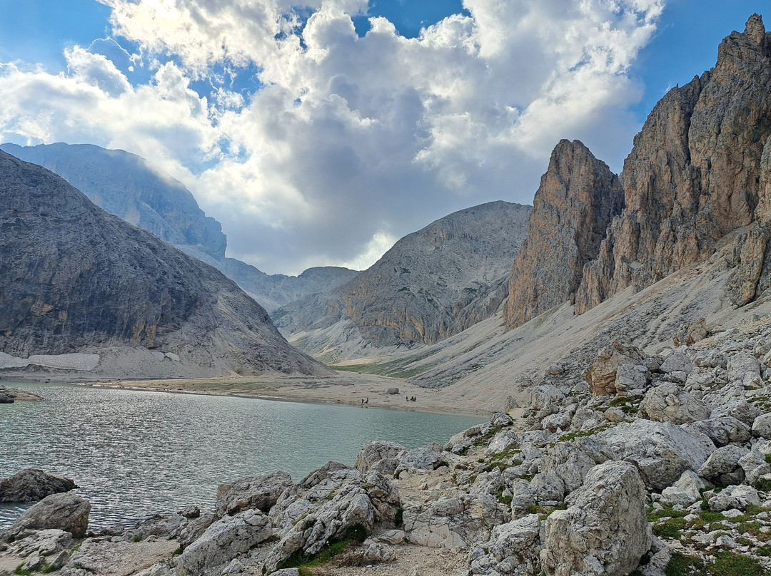 Antermoia Lake景点图片