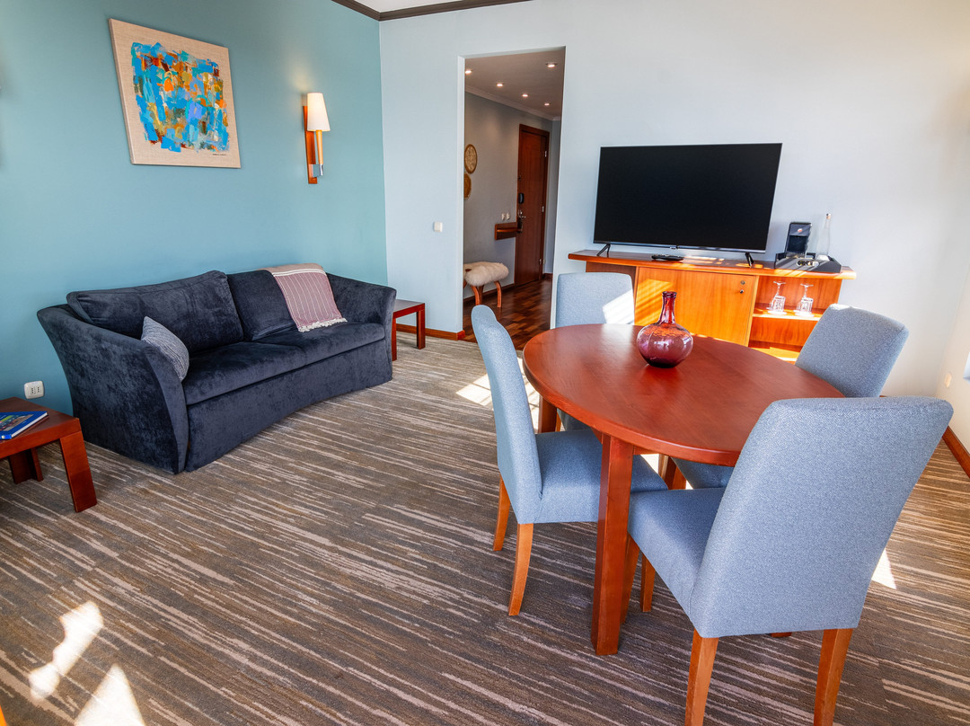 Park Lake Luxury Hotel主图