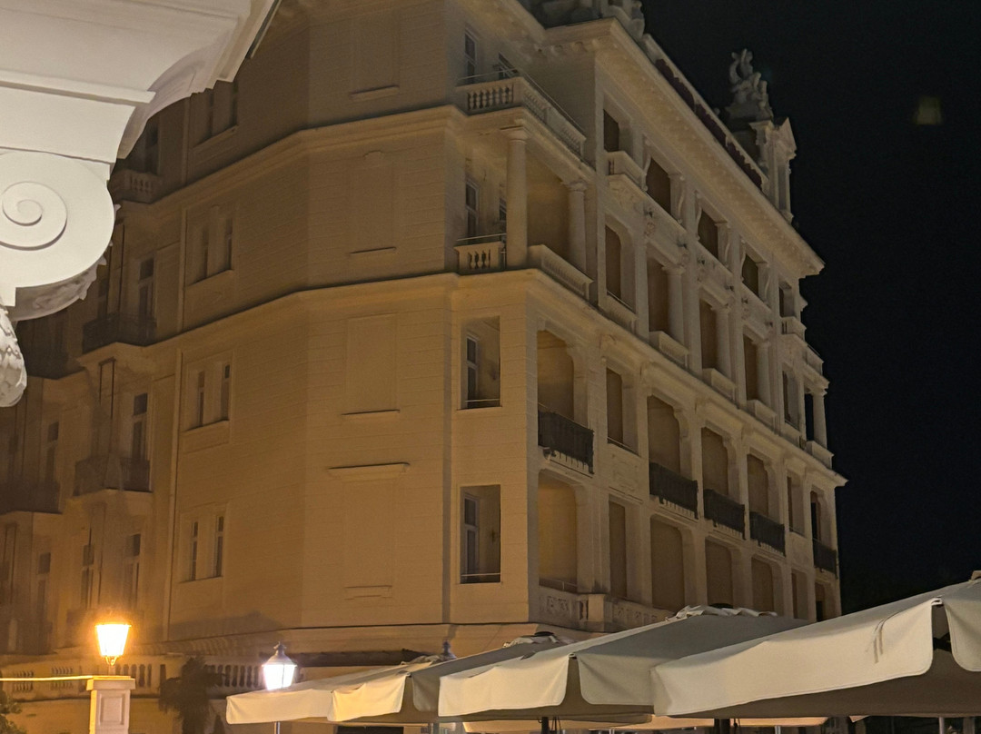 Hotel Bellevue主图