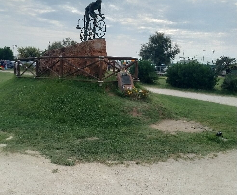 Monumento a Marco Pantani景点图片