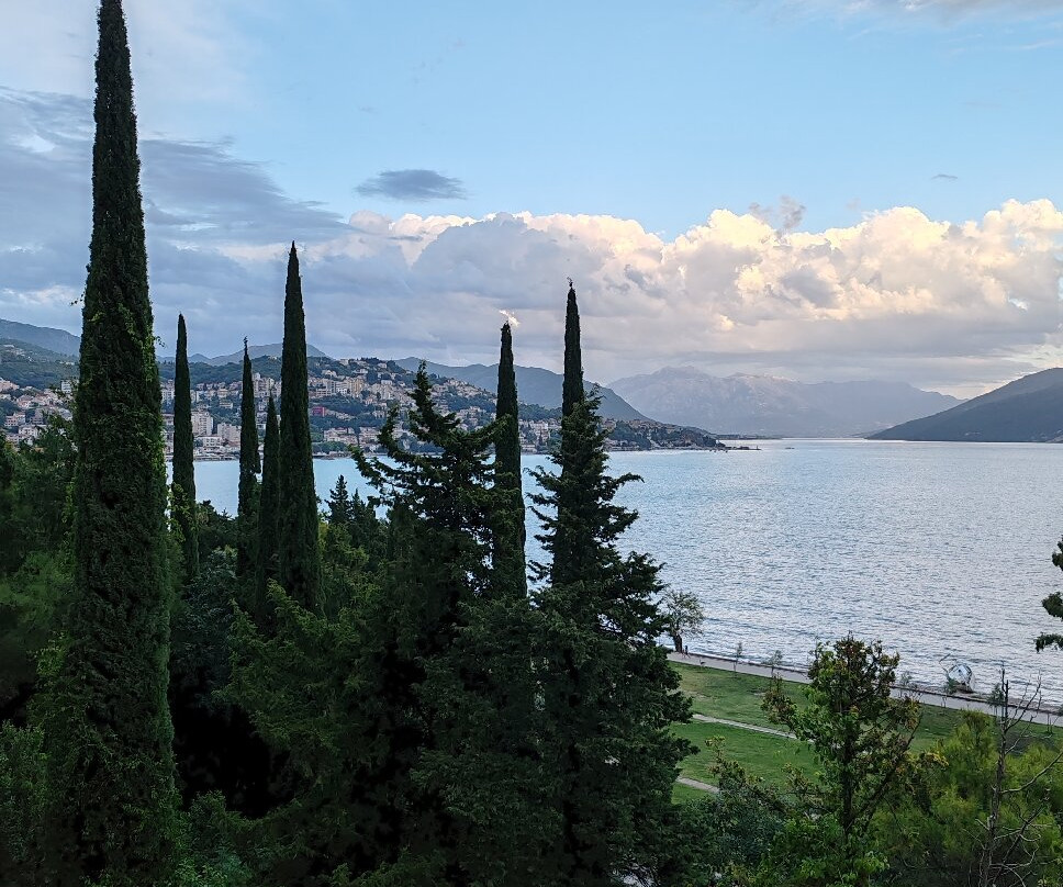 Tito's Villa Galeb景点图片