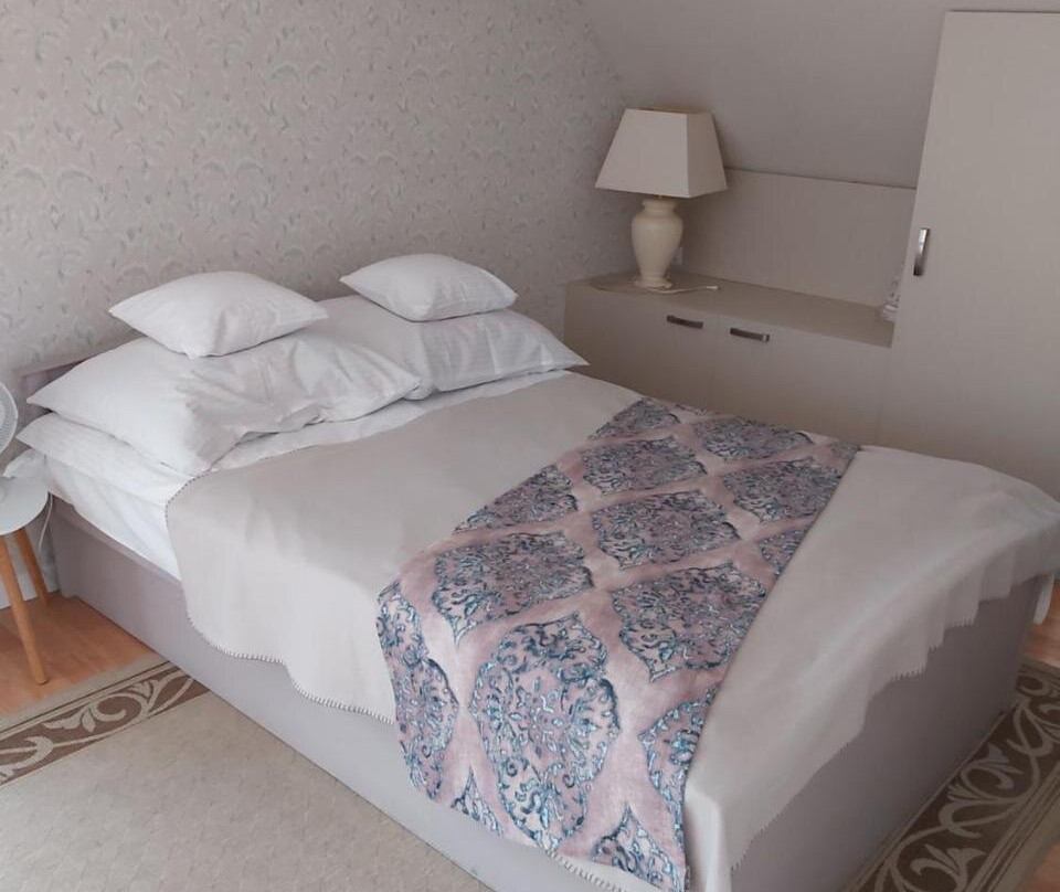 Krakowska 39 Guest Rooms主图