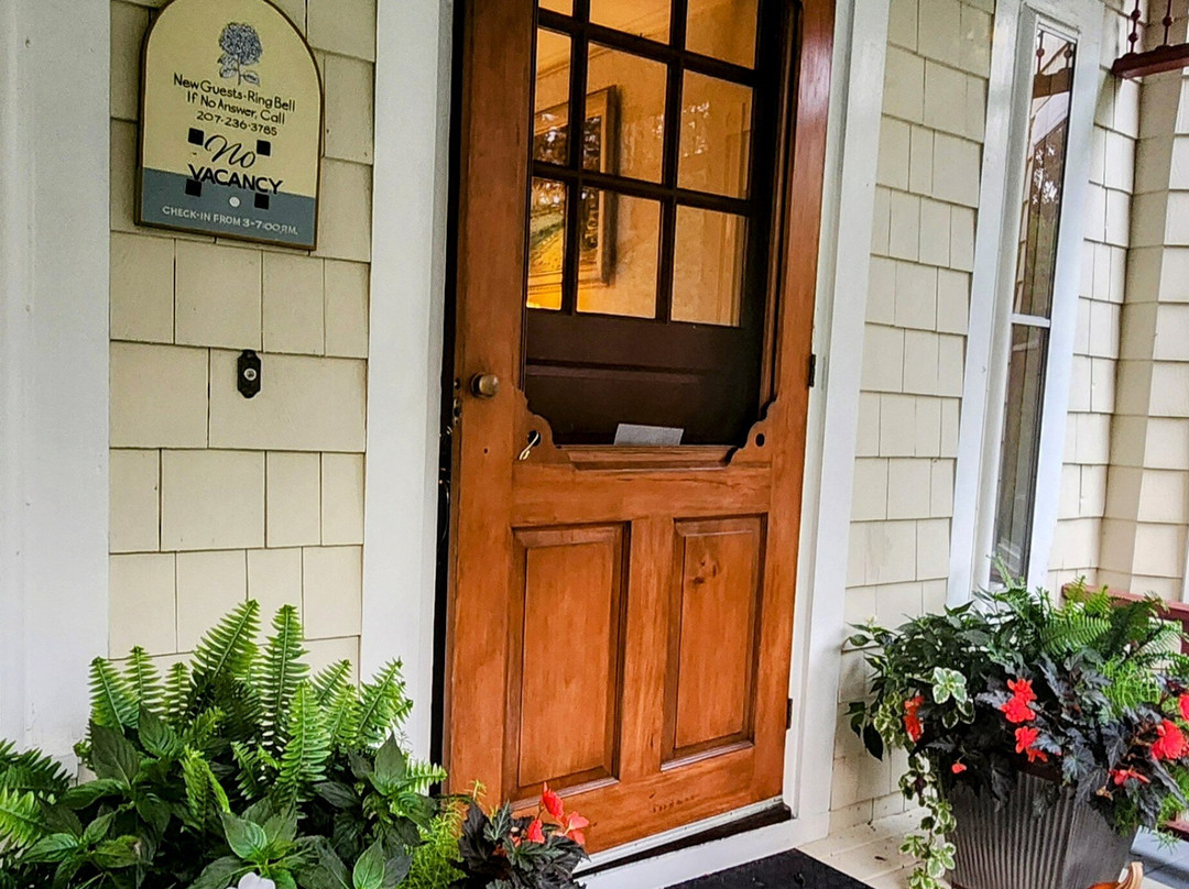 Victorian by the Sea主图