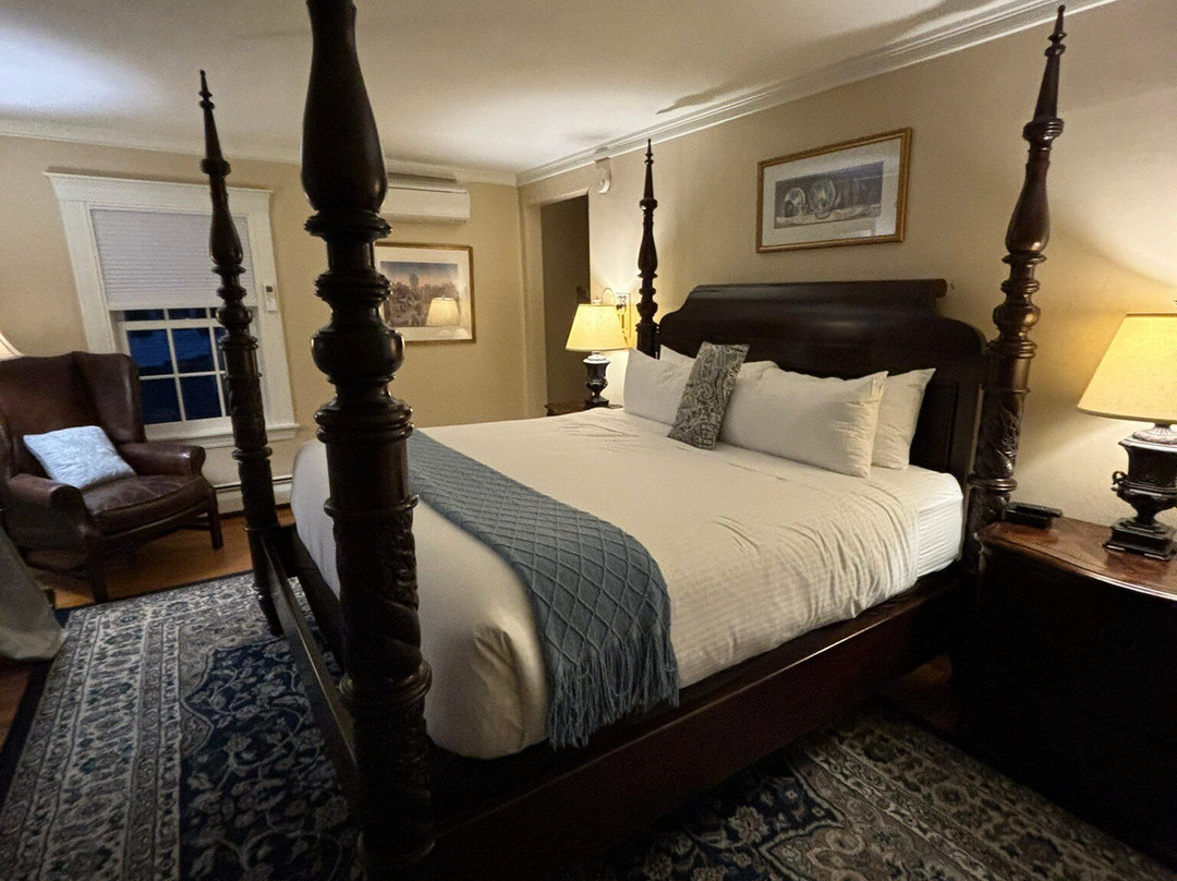 The White House Inn主图