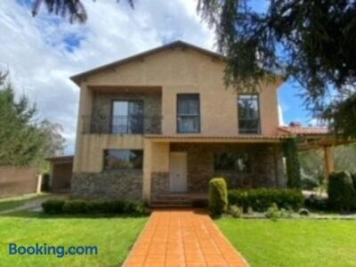 Twin Pines Camino Norte主图