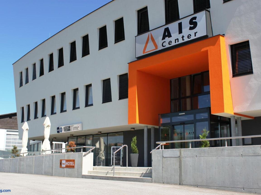 Ais Center