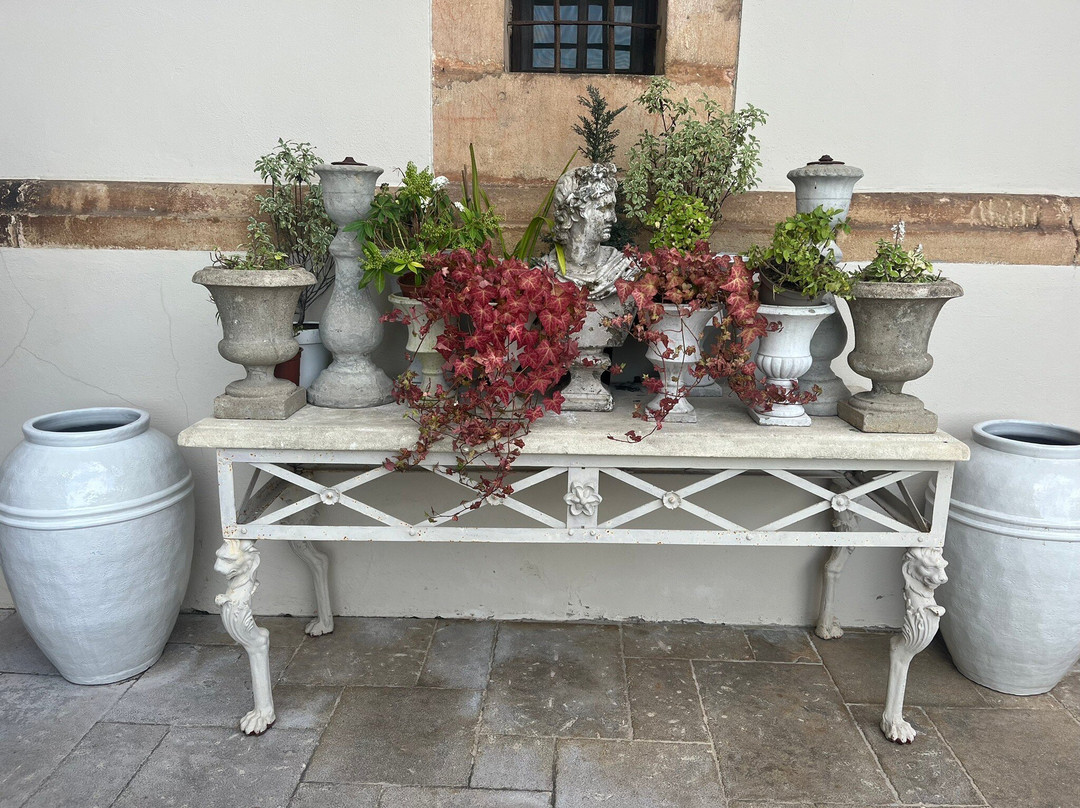 Helguera Palacio Boutique Antique主图