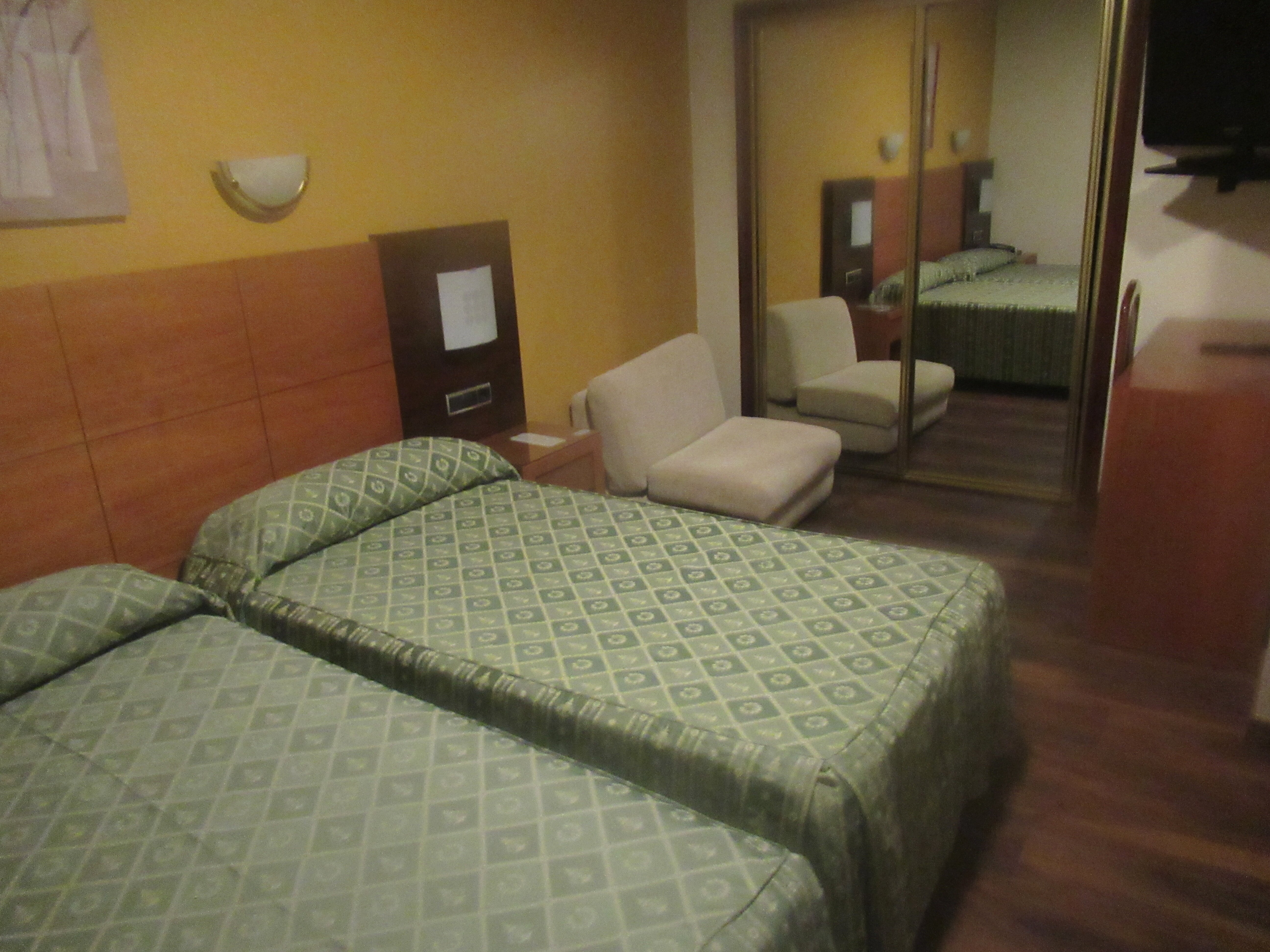 卡米诺蓬特韦德拉酒店-客卧