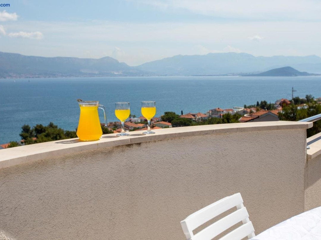 Apartments in Villa Top Trogir