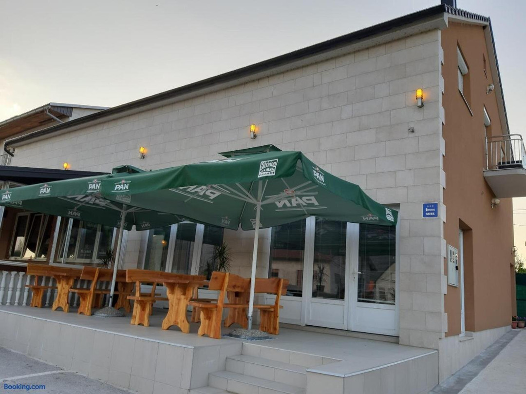 Bedrooms Cerovac Guest House