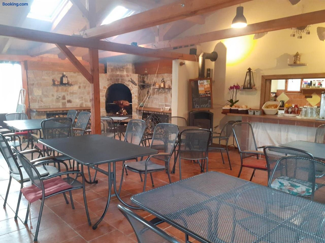 斯鲁尼考公寓酒店