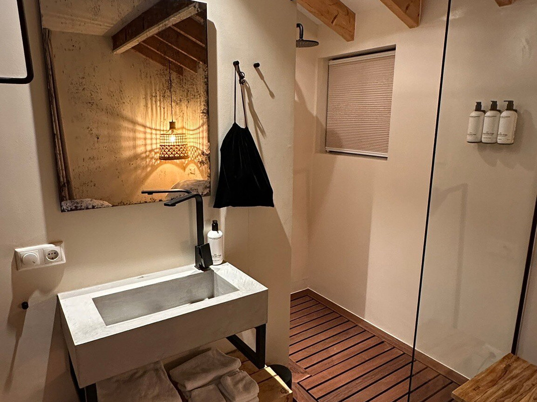 Van Heeckeren Apartments & Suites Buren