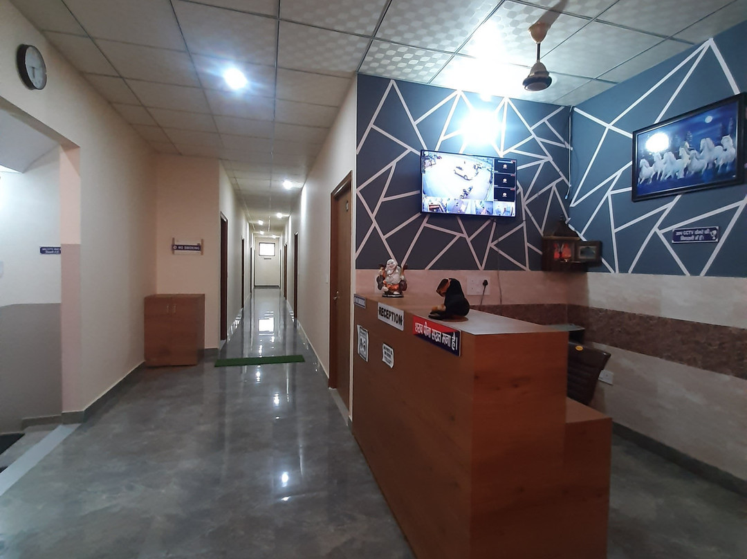 OYO 83498 The Hotel Malik