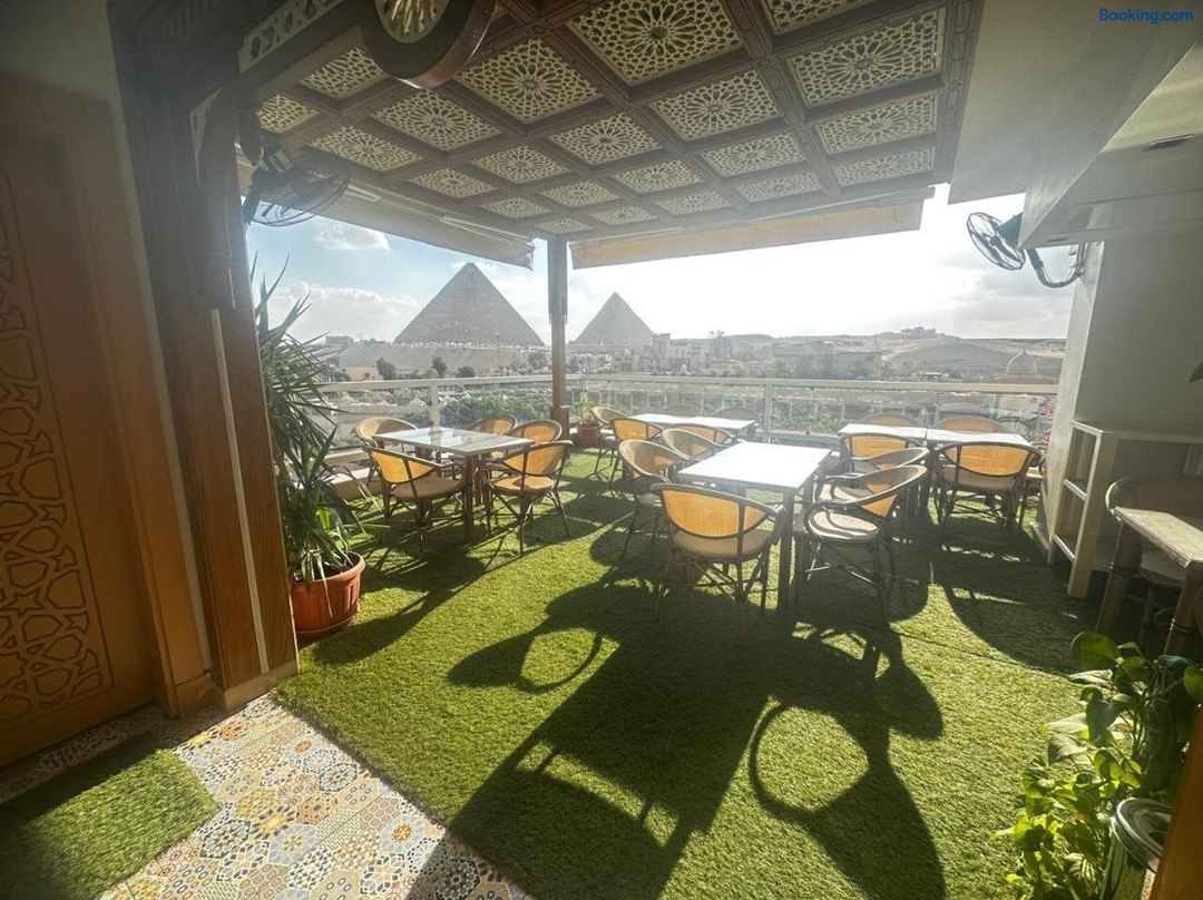 DouDou Pyramids View Hotel
