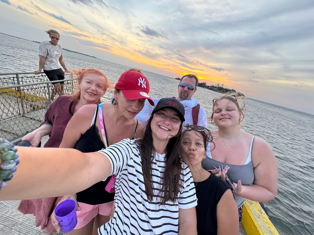 Leon Island Tours-圣菲必去景点