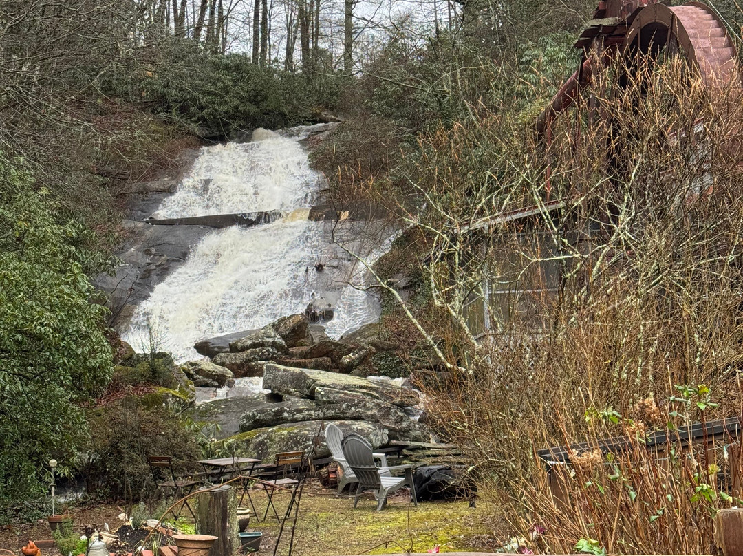 Historic Sylvan Falls Mill Bed and Breakfast主图