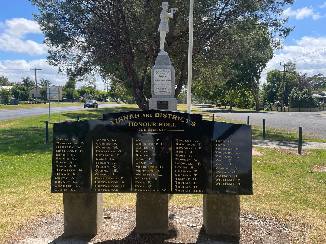 Yinnar War Memorial景点图片