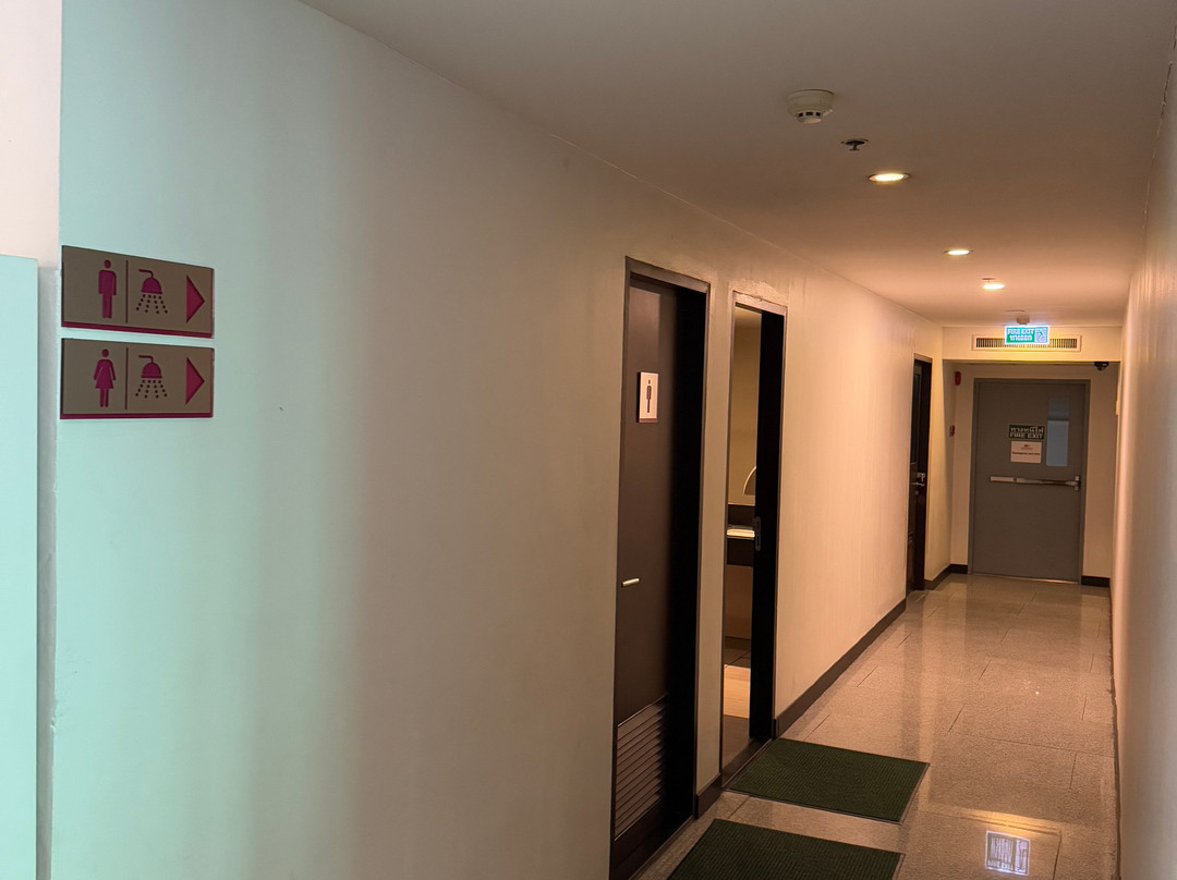 曼谷京华大酒店主图