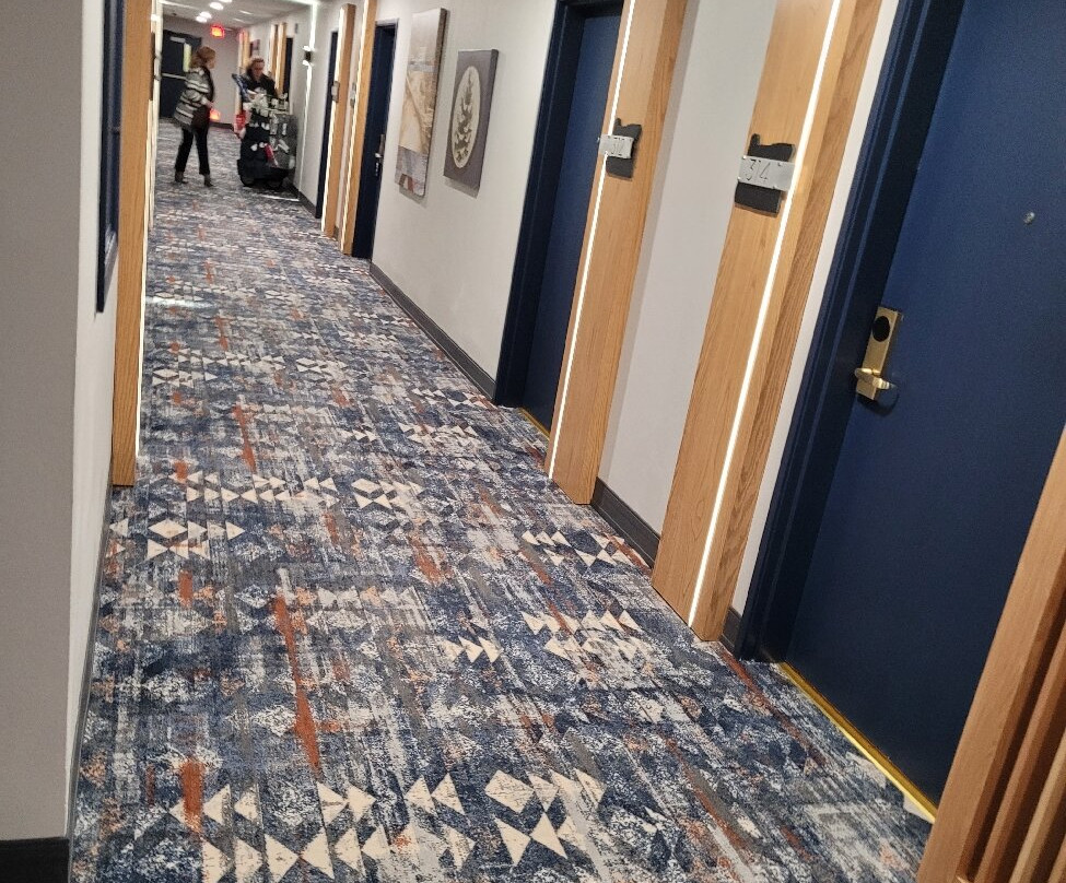 Creekside Hotel & Suites