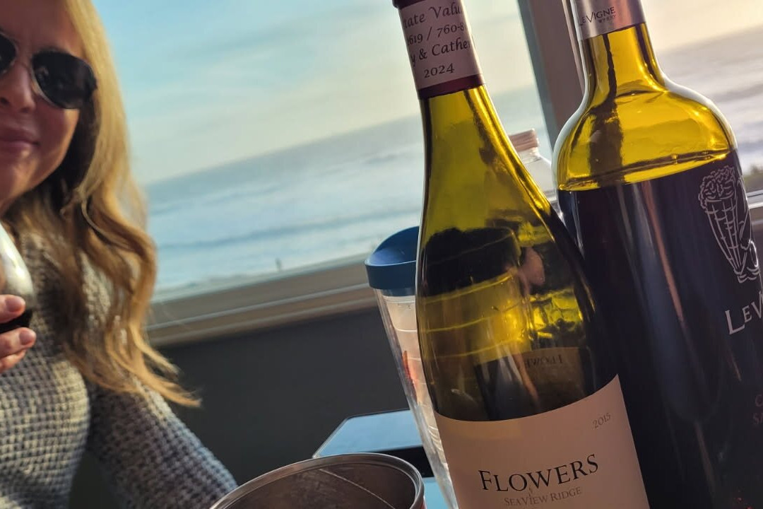 蓝海豚酒店主图