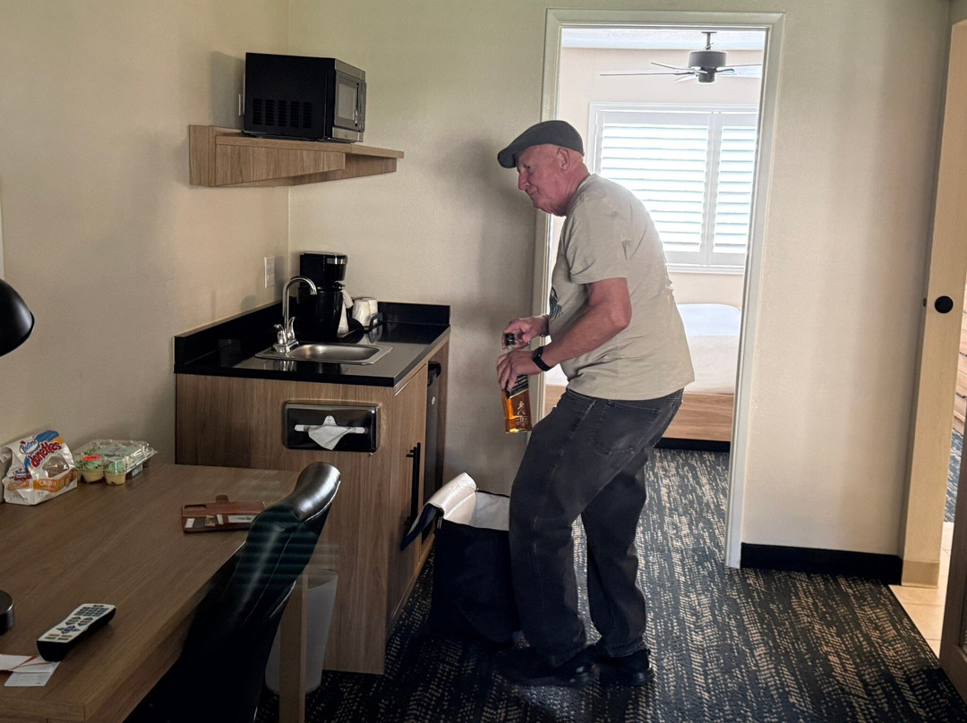 拉丰特旅馆&套房酒店主图