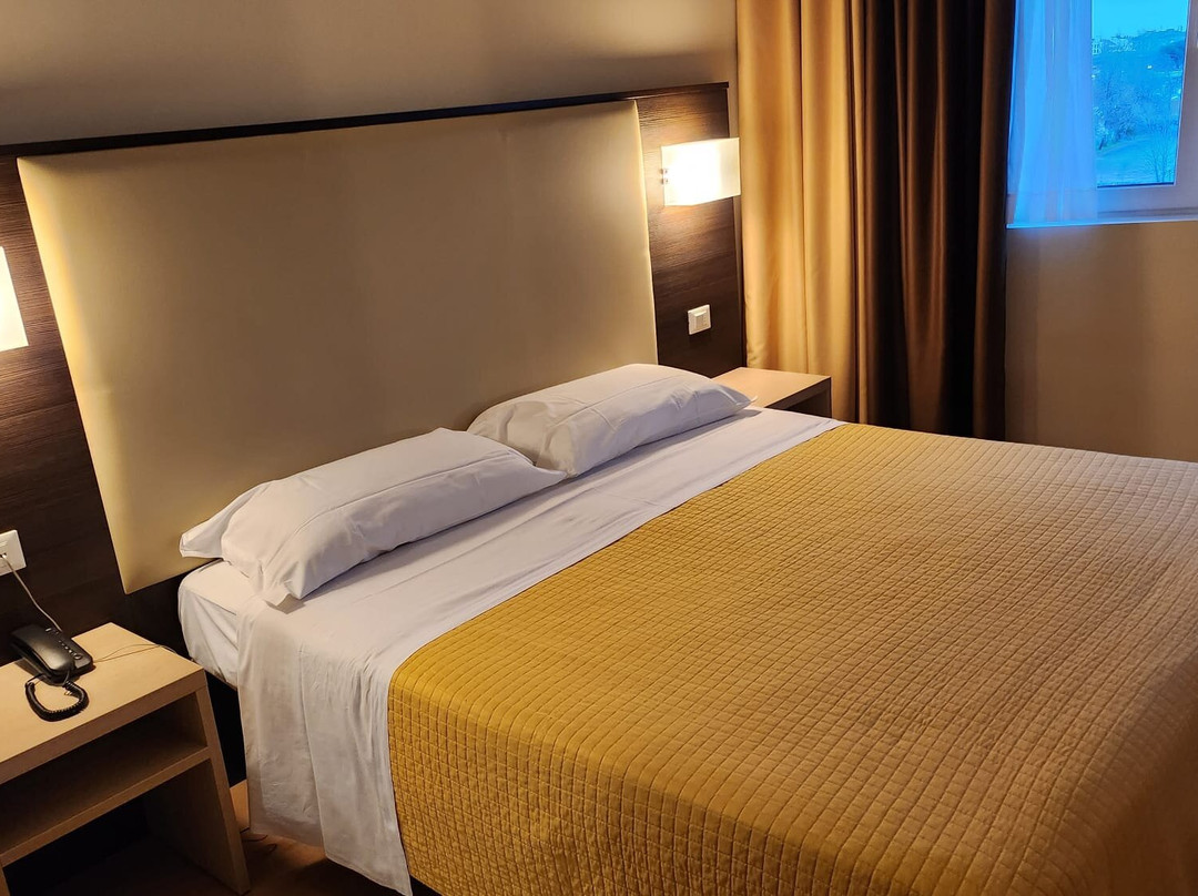 阿尔维瑞酒店主图