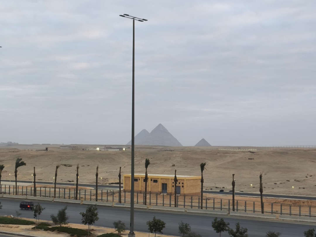 Pyramids Planet Hotel主图