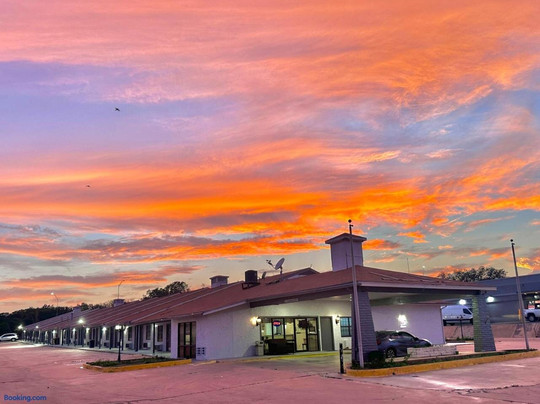 Sunset Inn and Suites