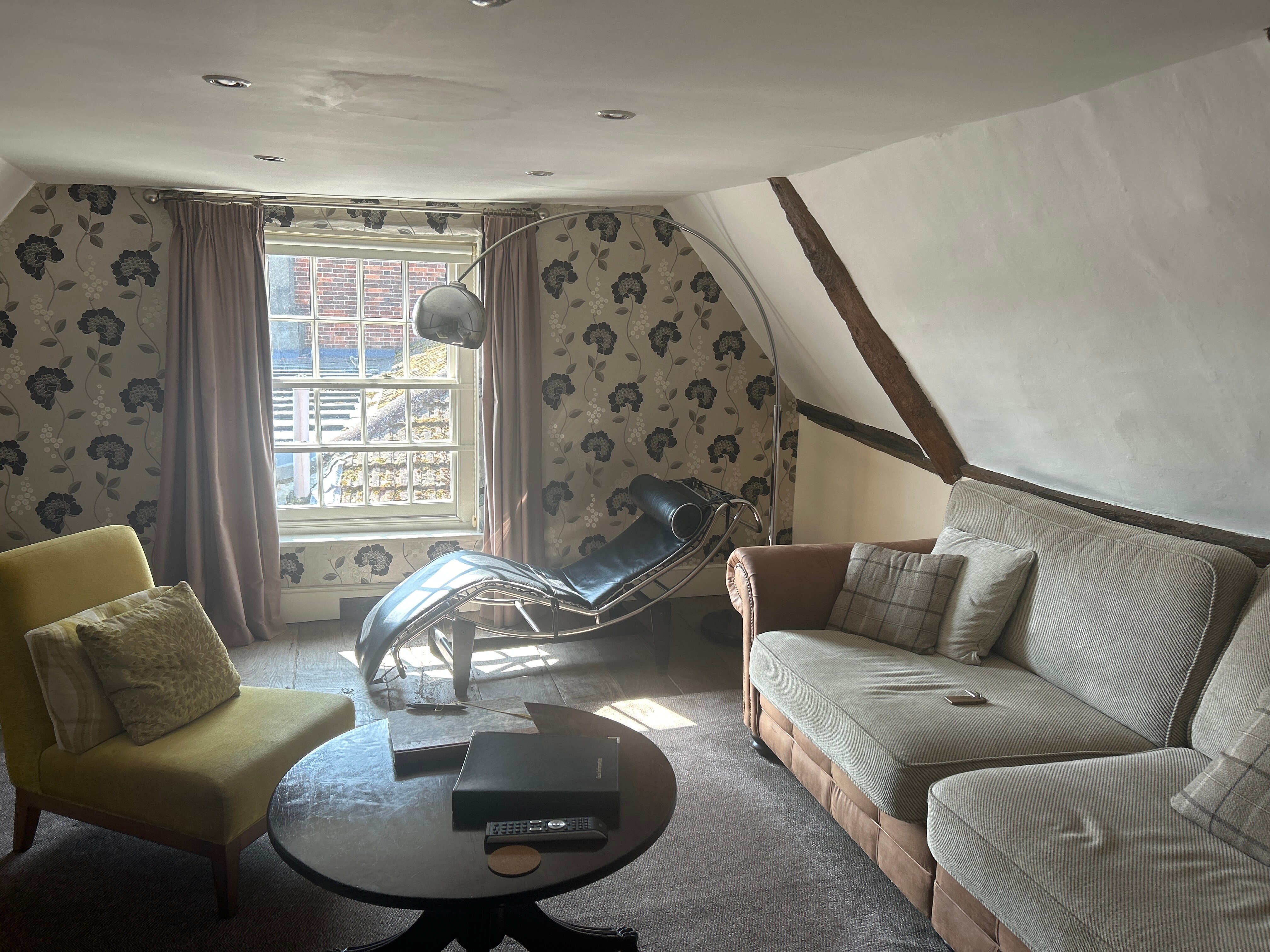 Sutherland House-官方