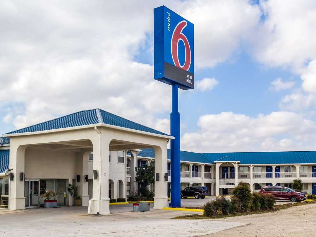 Motel 6 Seguin