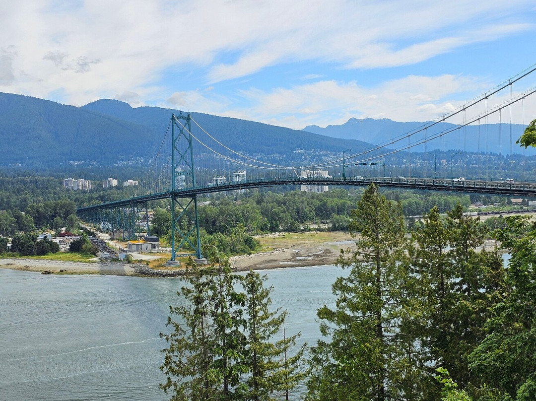 Dominion Tours-温哥华必去景点