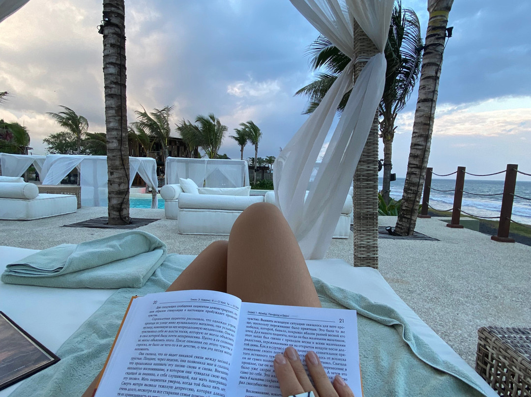 Moonstone Beach Lounge-苏卡瓦堤必去景点