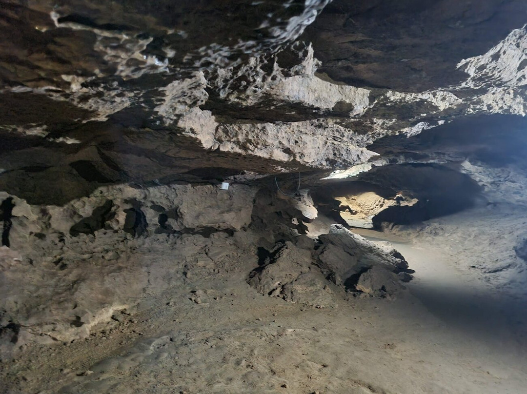 Cueva Del Agua-Orbaneja del Castillo必去景点