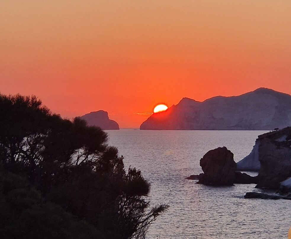 Chiaia Di Luna-Ponza Island必去景点