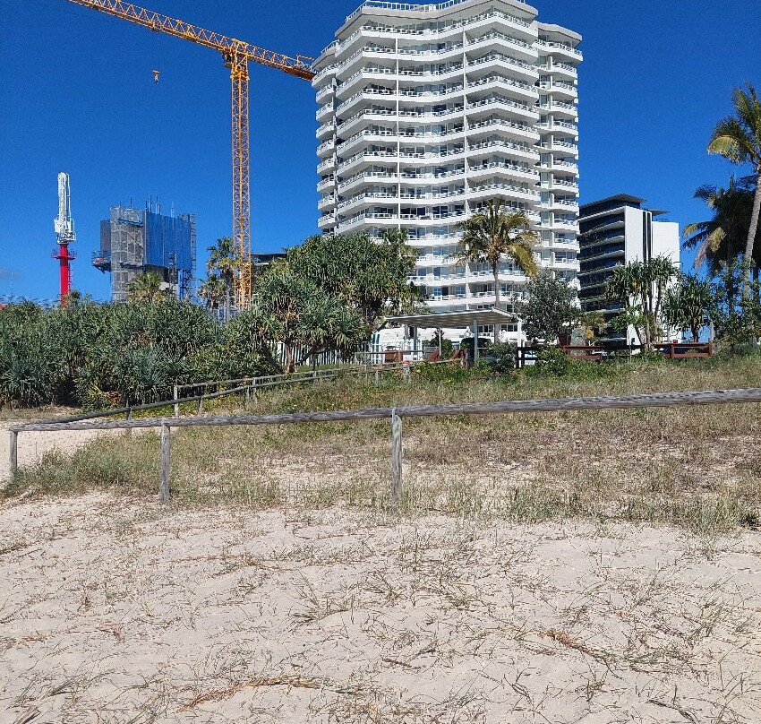 海滩上第19条大道酒店主图