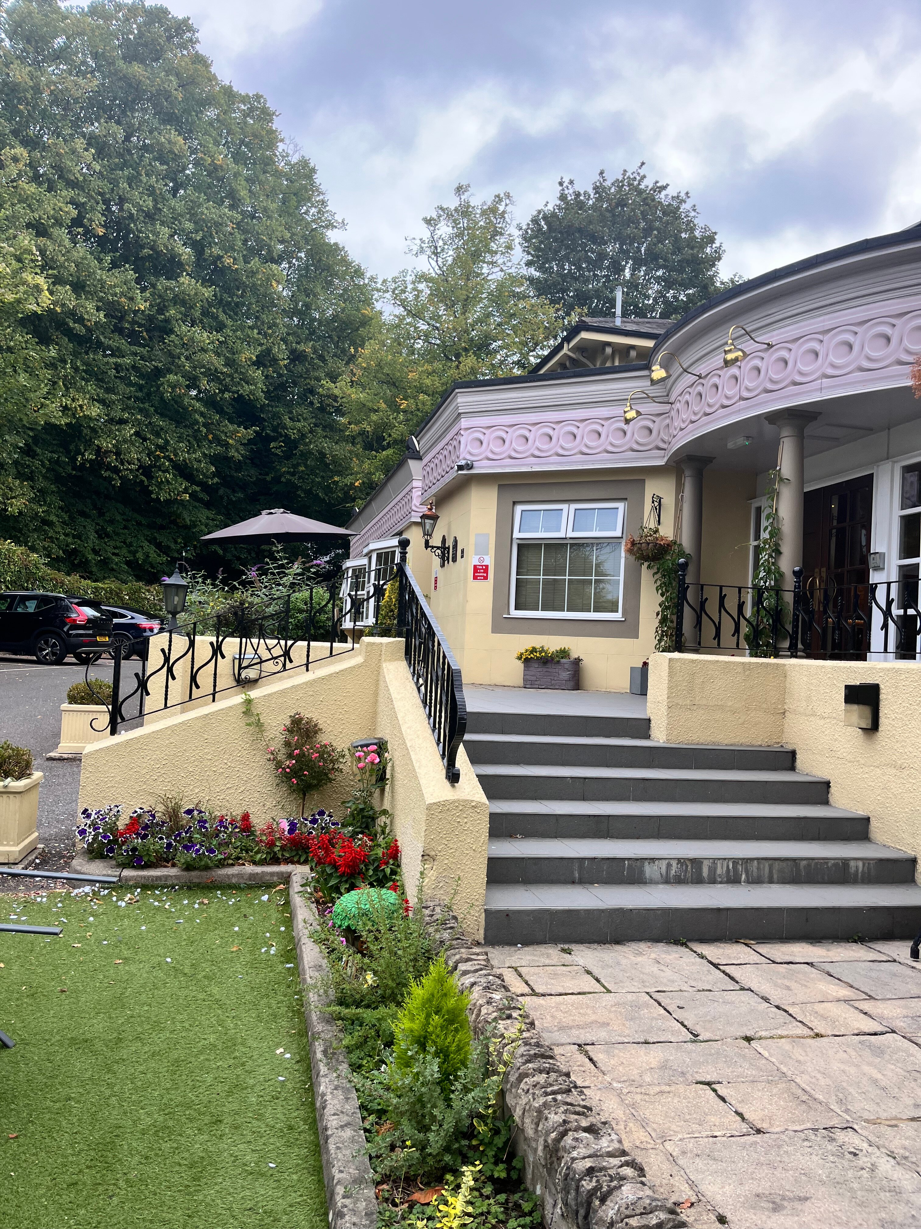 Reigate Manor-官方