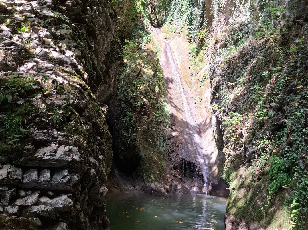 Chudo Krasotka Waterfall-Volkonka必去景点